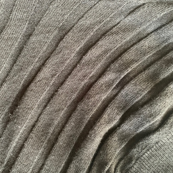 THYME Maternity Dark Army Green Cross Wrap Sweater SIZE M - Picture 5 of 6